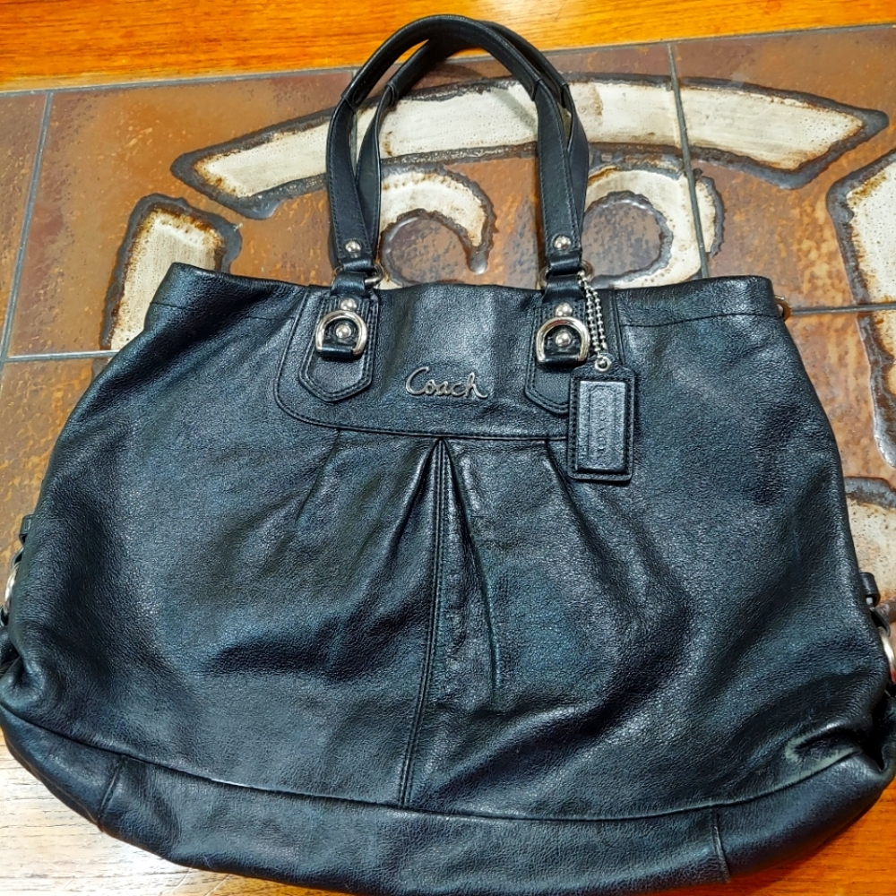 Coach Ashley handbag black pink interior leather office errands date nig…